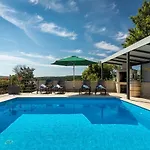 Beeindruckende Am Rande Des Parenzana Mit Privatpool, Babybett Und Toller Aussicht *