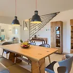 Beeindruckende Am Rande Des Parenzana Mit Privatpool, Babybett Und Toller Aussicht Vižinada