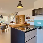 Beeindruckende Am Rande Des Parenzana Mit Privatpool, Babybett Und Toller Aussicht Dom wakacyjny Vižinada