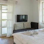 Beeindruckende Am Rande Des Parenzana Mit Privatpool, Babybett Und Toller Aussicht Vižinada