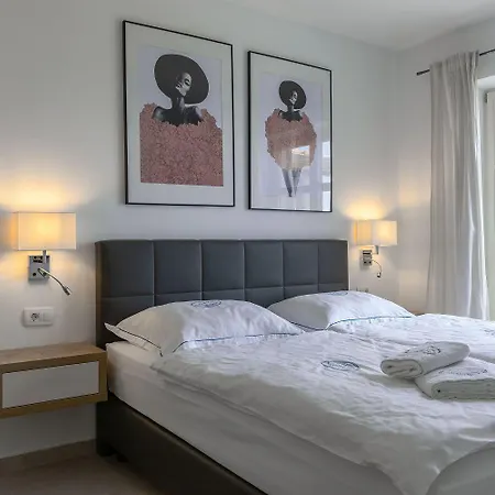 Beeindruckende Am Rande Des Parenzana Mit Privatpool, Babybett Und Toller Aussicht بيت للعطل *